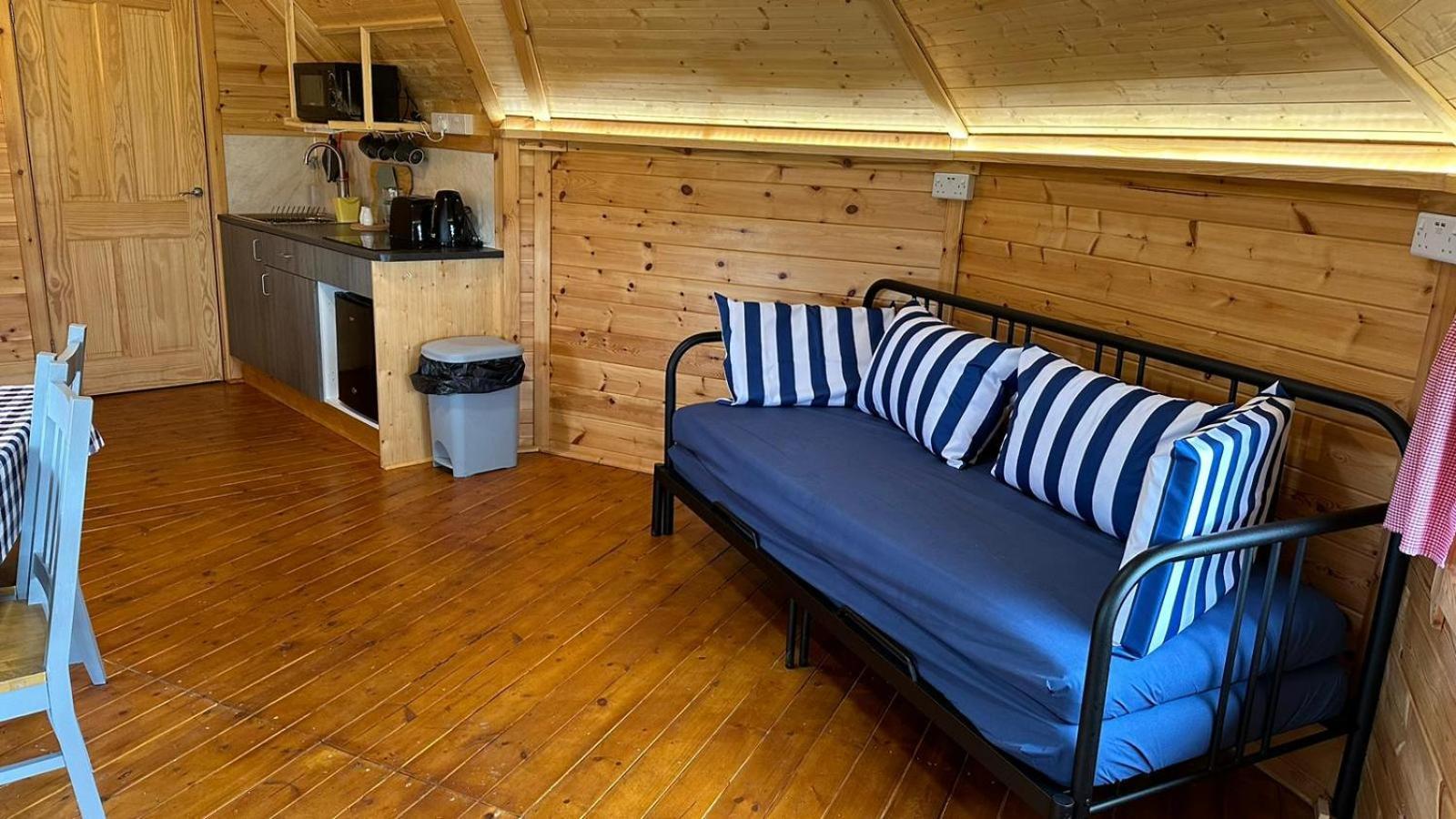 Holly Tree Glamping Cabins Wigglesworth Exterior foto